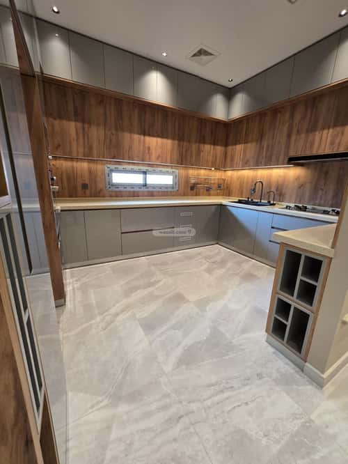 4 bedroom apartment in Batha Quraysh 3