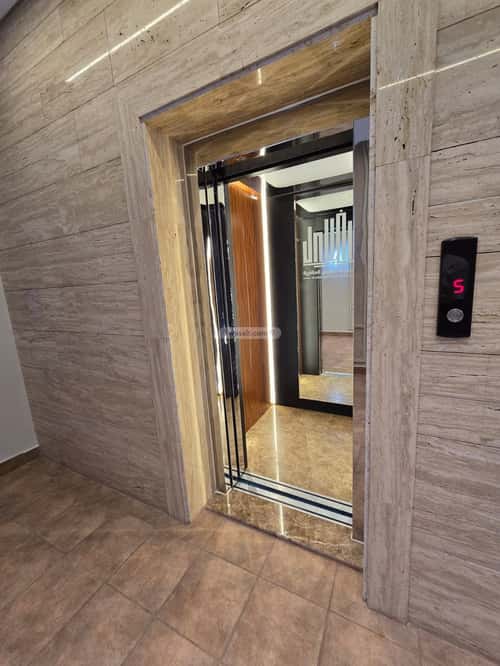 4 bedroom apartment in Batha Quraysh 12