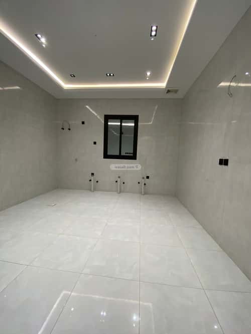 6 bedroom apartment in Al Sharayea 11
