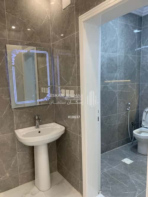 5 bedroom floor in Al Tarwiyah 4