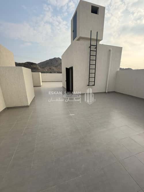 6 bedroom villa in Al Hajlah Al Jadid 5