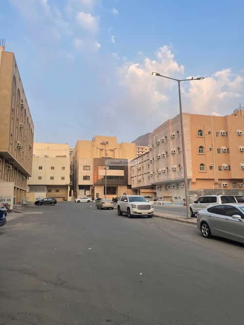 5 bedroom apartment in Batha Quraysh 10