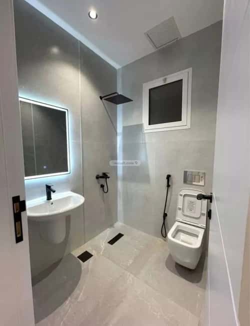 5 bedroom apartment in Batha Quraysh 2