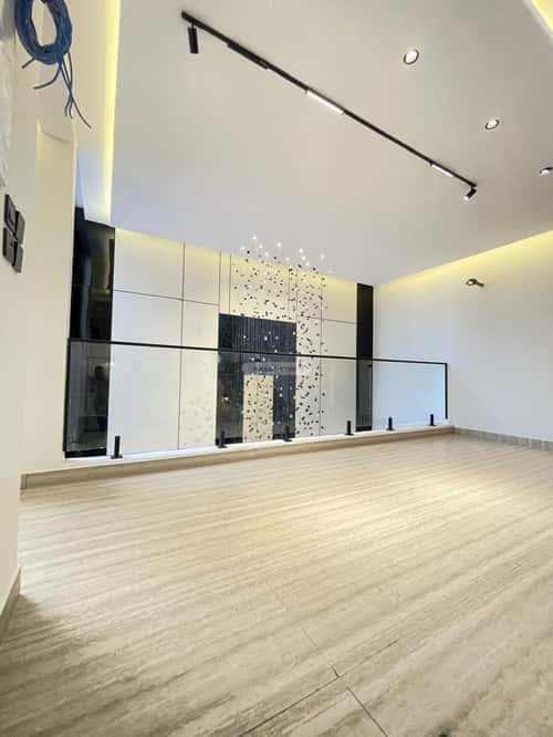 8 bedroom villa in Al Ukayshiyyah 4