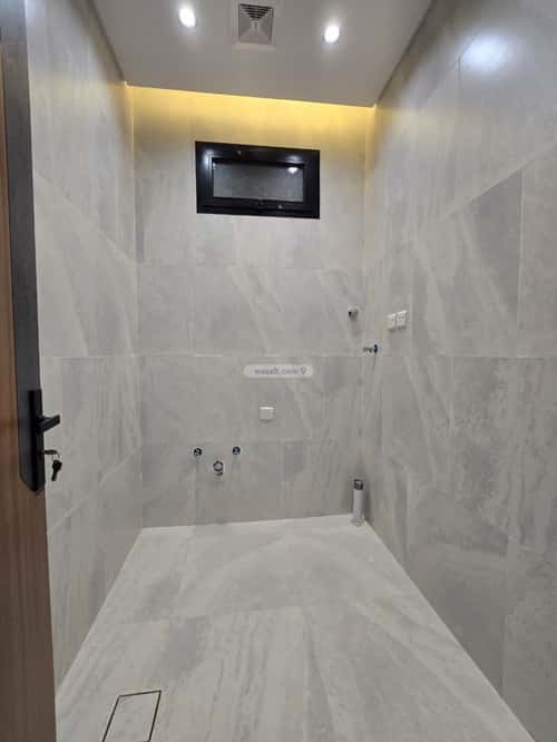 6 bedroom apartment in Al Sharayea 11