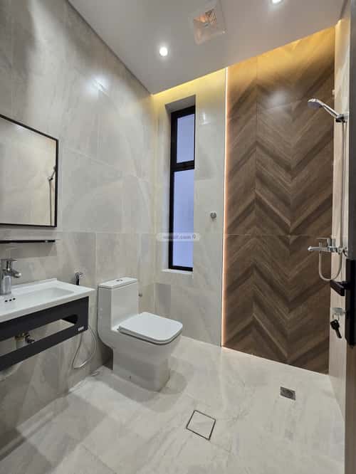 6 bedroom apartment in Al Sharayea 4