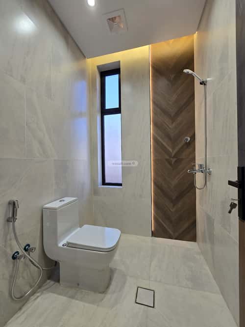 6 bedroom apartment in Al Sharayea 14