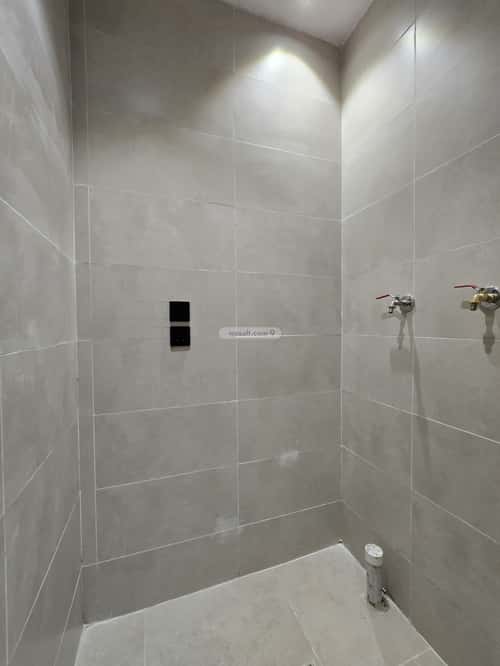 5 bedroom apartment in Al Sharayea 3