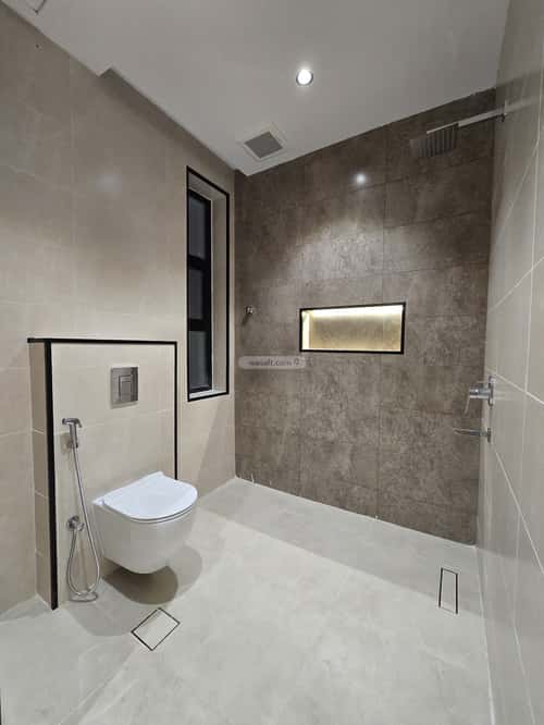 5 bedroom apartment in Al Sharayea 5