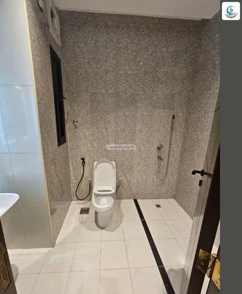 4 bedroom apartment in Batha Quraysh 9