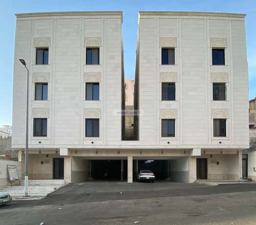 6 bedroom apartment in Al Sharayea 22