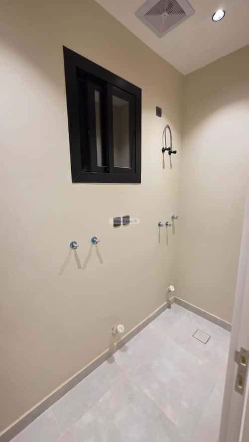 6 bedroom apartment in Al Sharayea 11