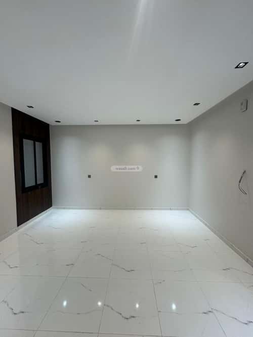 6 bedroom villa in Al Ukayshiyyah 3