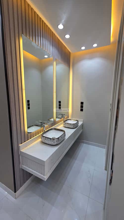 8 bedroom villa in Al Shamiyah Al Jadid 3