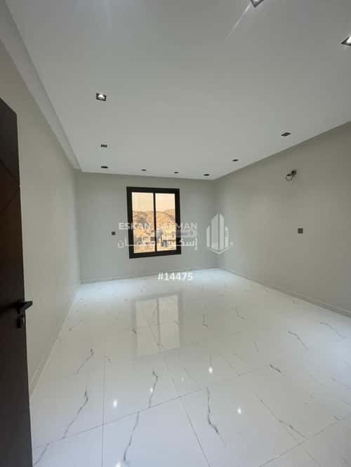 6 bedroom villa in Al Hajlah Al Jadid 8