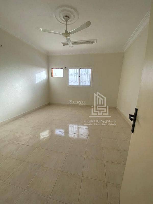 5 bedroom apartment in Al Salam, Riyadh 11