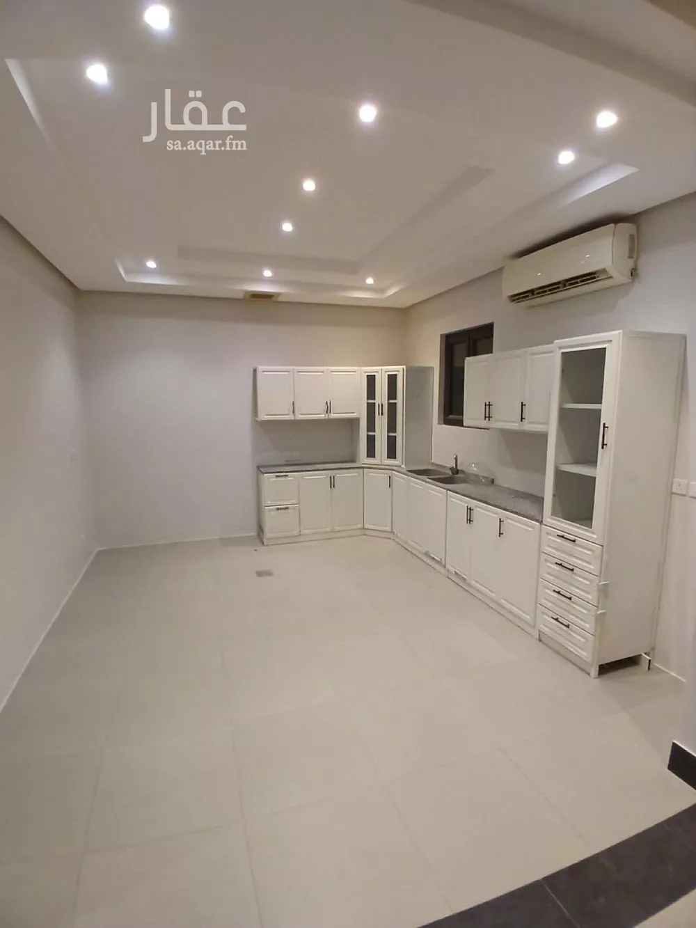 4 bedroom floor in Al Aridh 2