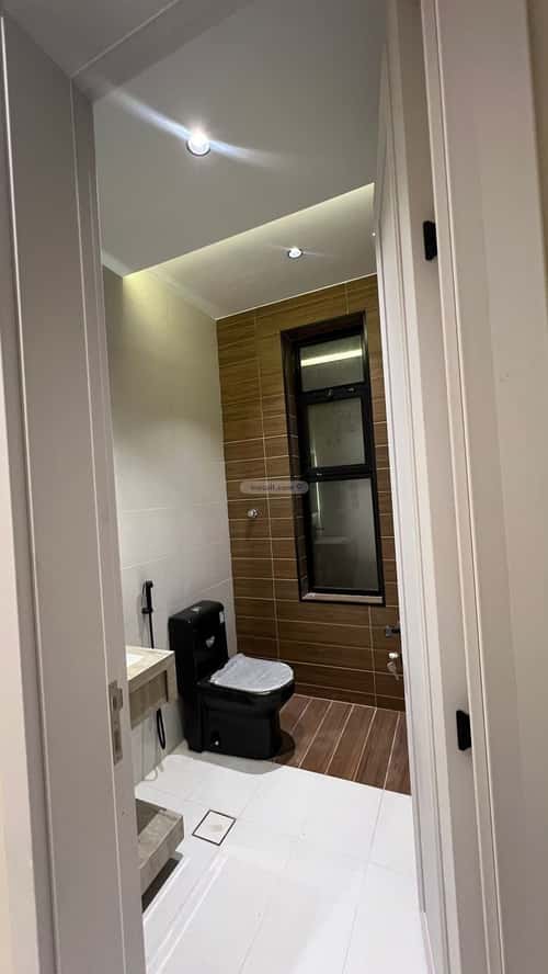 5 bedroom apartment in Al Sharayea 7