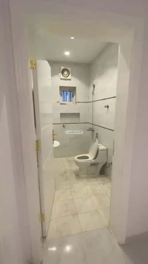 3 bedroom apartment in Bani Bayadah, Madinah 6