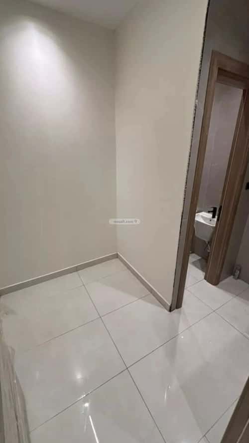 5 bedroom apartment in Al Difa 14