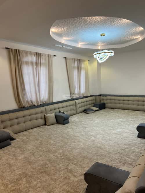 6 bedroom villa in King Fahd 4