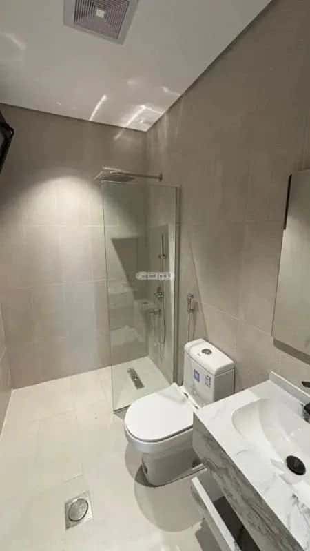 4 bedroom apartment in Al Aziziyah, Madinah 6