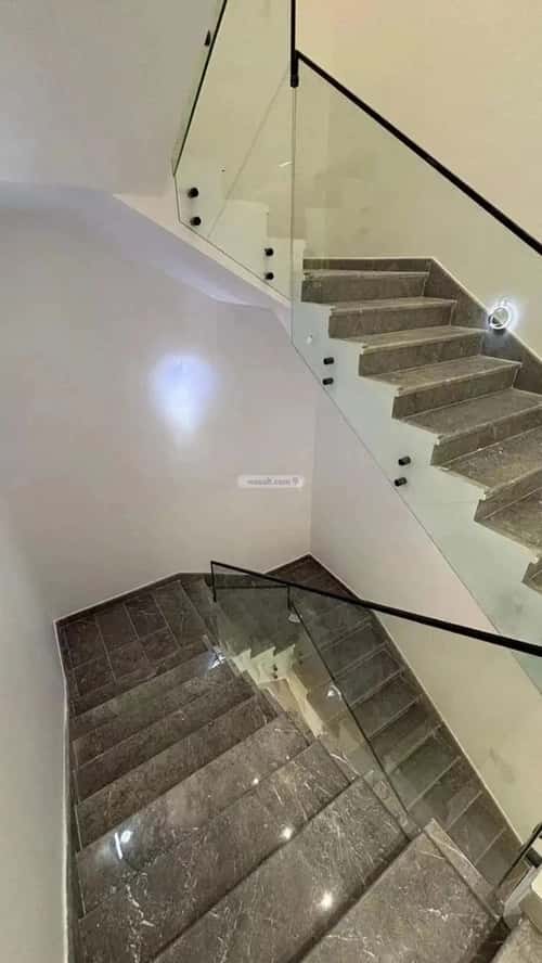 6 bedroom villa in Al Difa 7