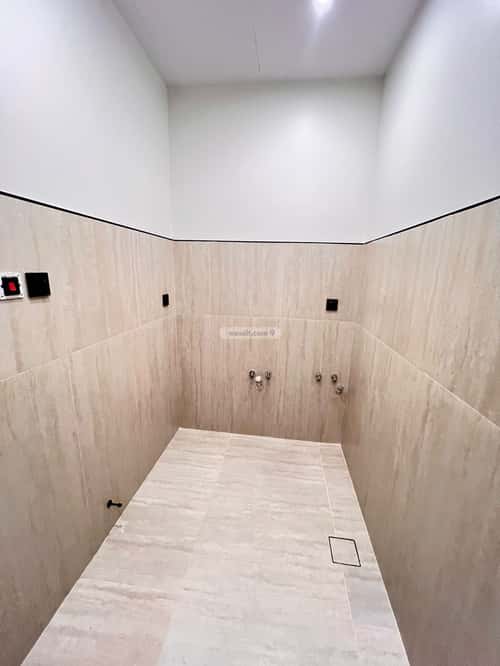 5 bedroom apartment in King Fahd 4