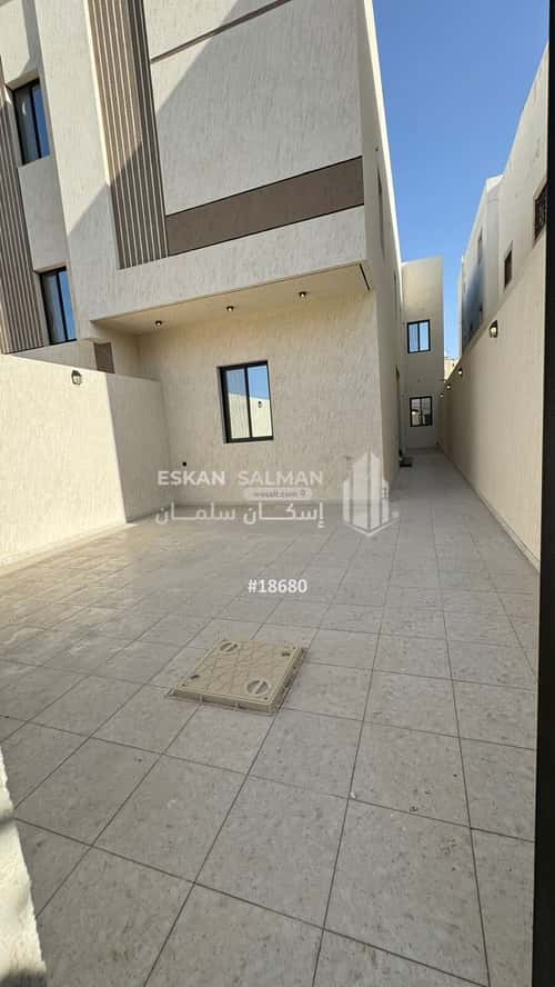 7 bedroom apartment in Warqan 2