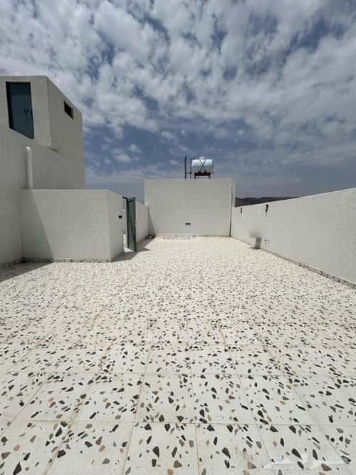 شقة 5 غرف في الرانوناء 3