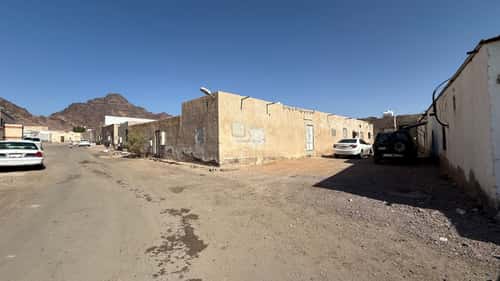 4 bedroom floor in Wairah 2