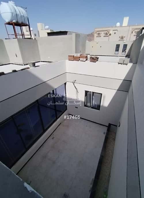 4 bedroom floor in Industrial City 11