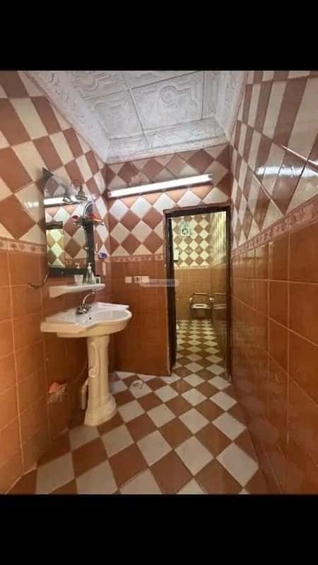 12 bedroom floor in Wairah 5