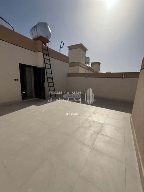 9 bedroom villa in Al Difa 2