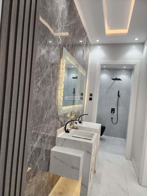 5 bedroom apartment in King Fahd 2