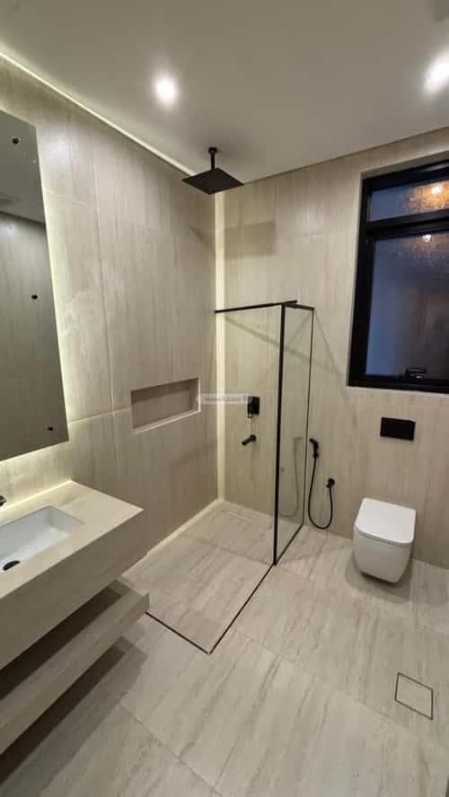 5 bedroom apartment in King Fahd 3