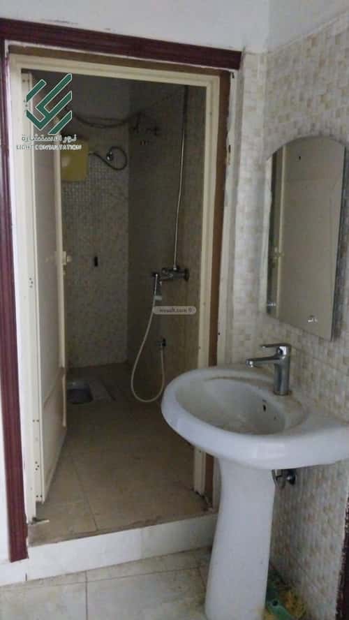 6 bedroom floor in Wairah 2