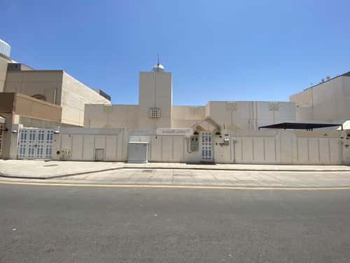 5 bedroom villa in Al Iskan 6