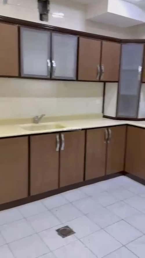 4 bedroom apartment in Ash Shulah 5