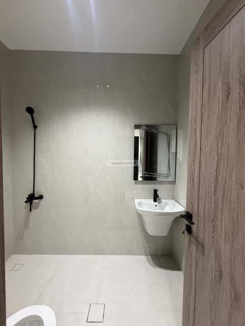 8 bedroom villa in Uhud 7