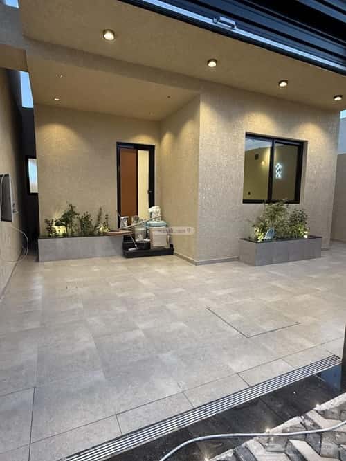 6 bedroom villa in Dahiat King Fahd 4