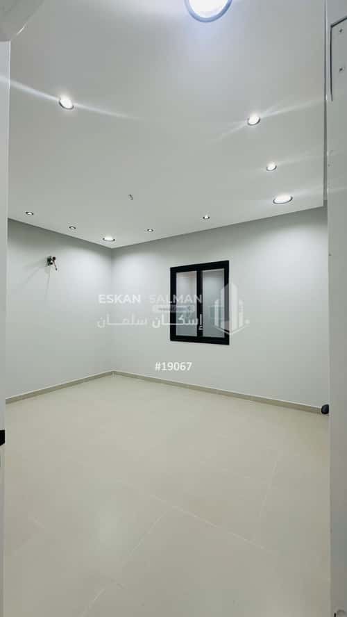 فيلا 7 غرف في طيبة 4