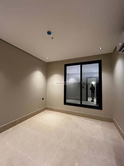 شقة 5 غرف في ضاحية الملك فهد 2