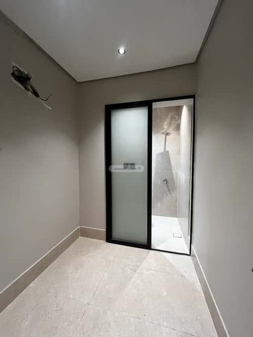 شقة 5 غرف في ضاحية الملك فهد 5