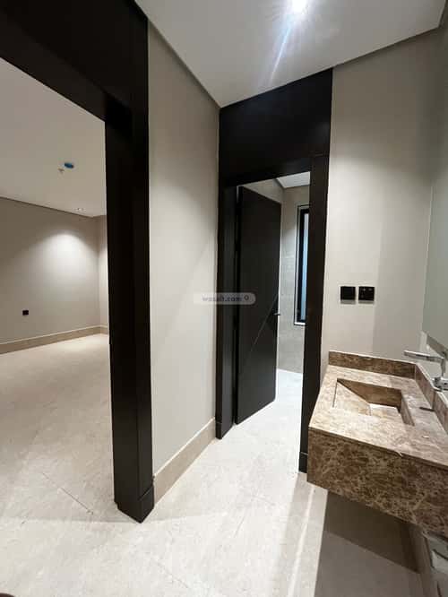 5 bedroom apartment in Dahiat King Fahd 5