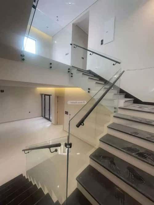 5 bedroom villa in Ash Shati Al Gharbi 5