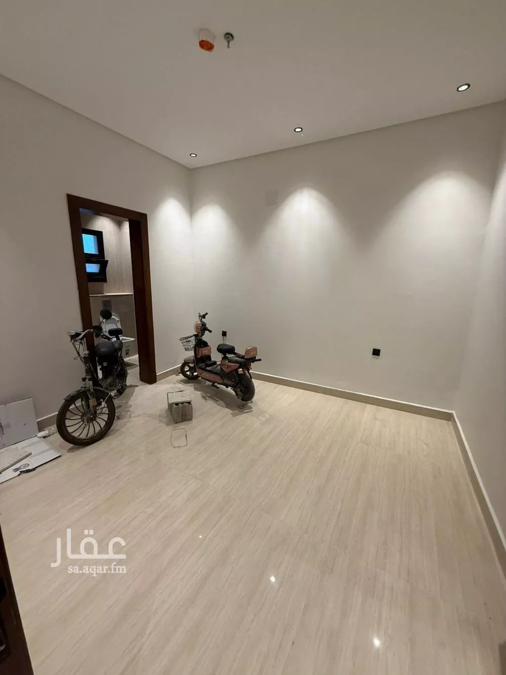 شقة 5 غرف في الرياض 15