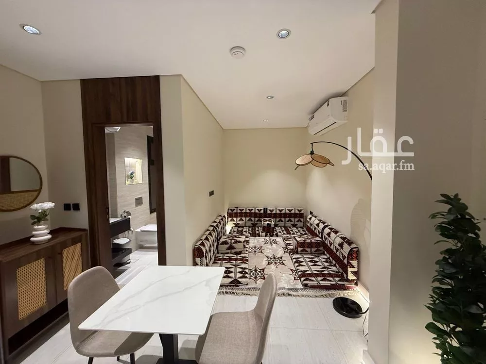 1 bedroom floor in Al Sahafah 3