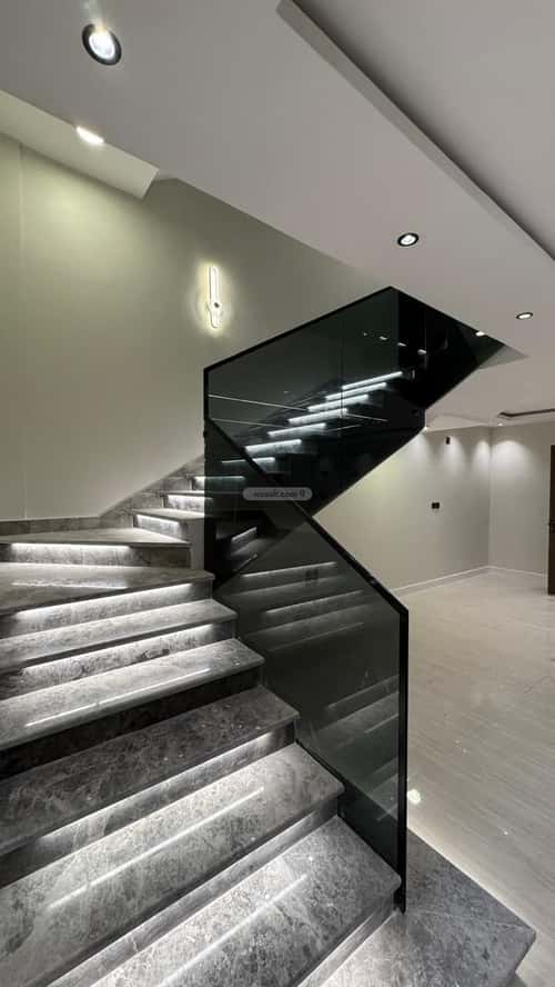 5 bedroom villa in Dahiat King Fahd 3