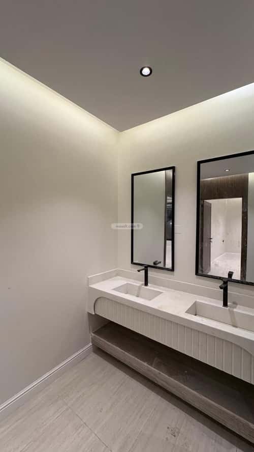 5 bedroom villa in Dahiat King Fahd 4